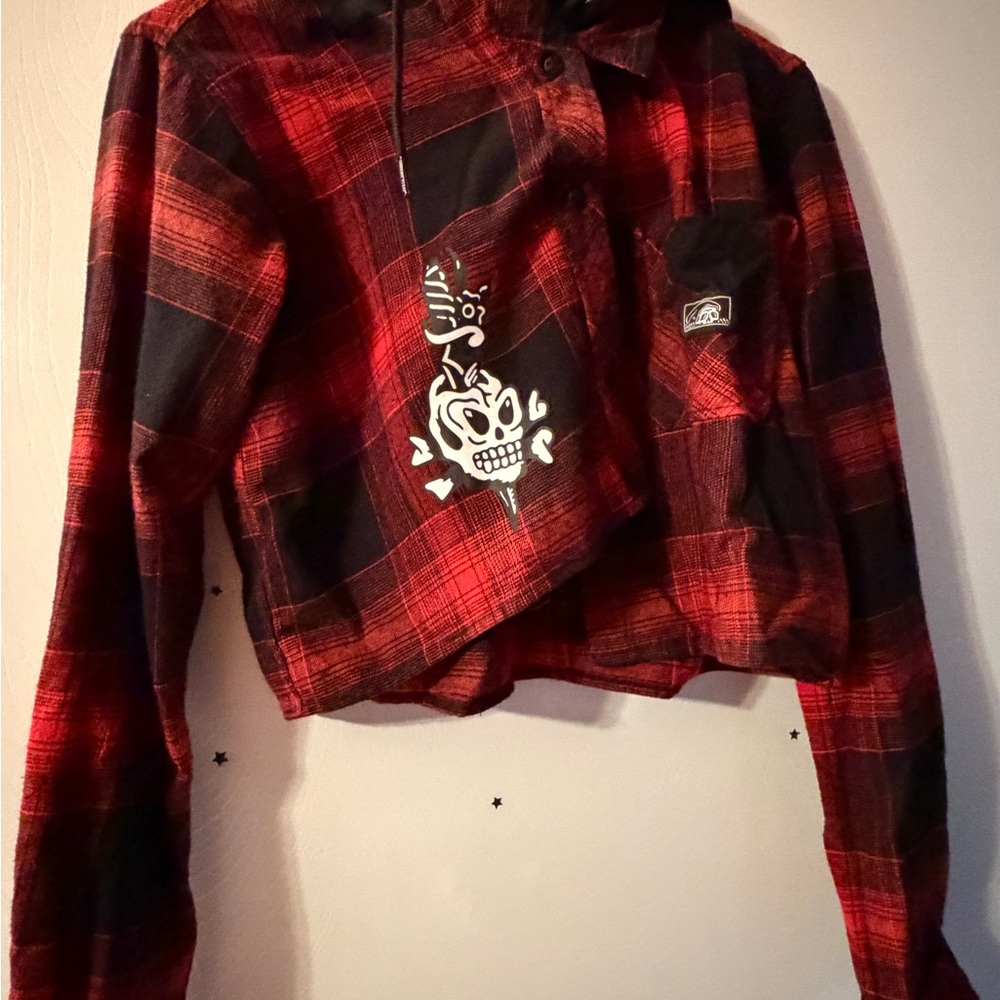 Women’s Large Lurking Class crop top flannel